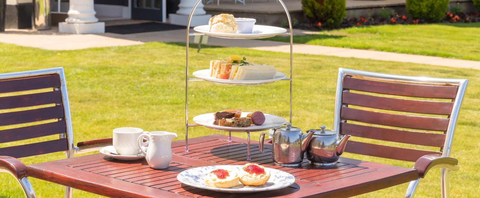 Devon Hotel Carriages Restaurant Dining Afternoon Tea Outdoors
