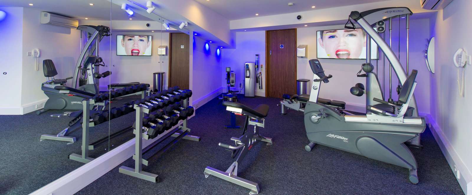 gym at the devon hotel