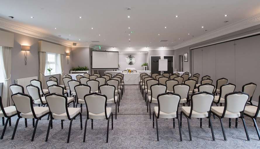 Devon Hotel Conference Meeting Presentation Room