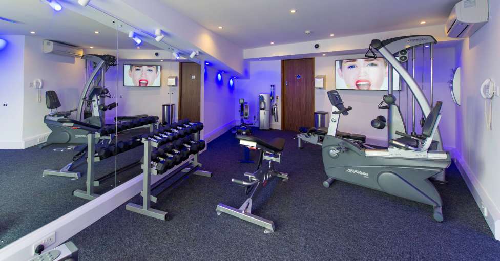 gym at the devon hotel