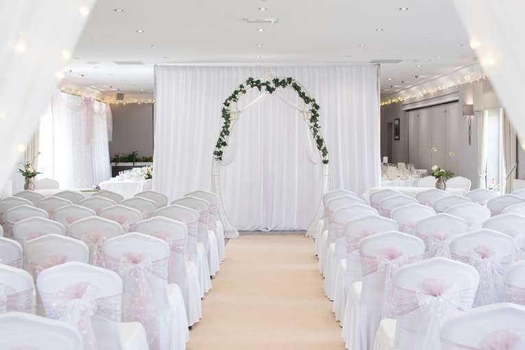 Wedding ceremony at The Devon Hotel 
