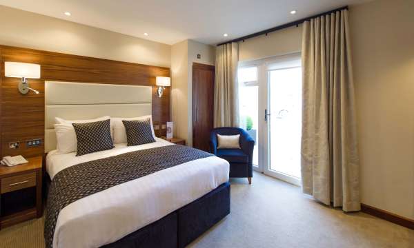 Devon Hotel Accommodation Bed with Seating Area