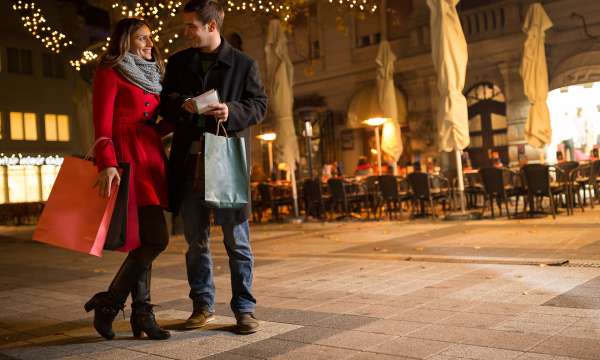 couple doing christmas shopping