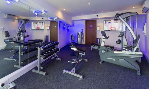 gym at the devon hotel