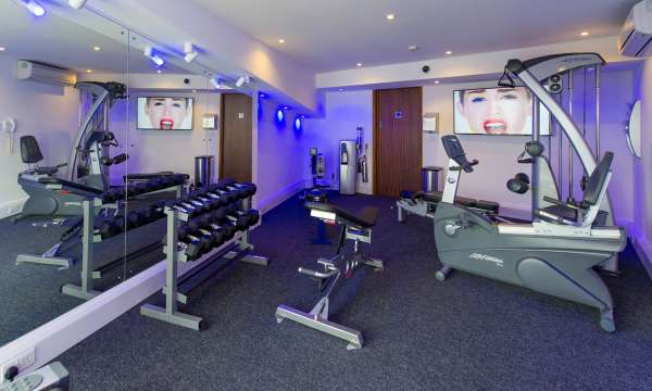 gym at the devon hotel