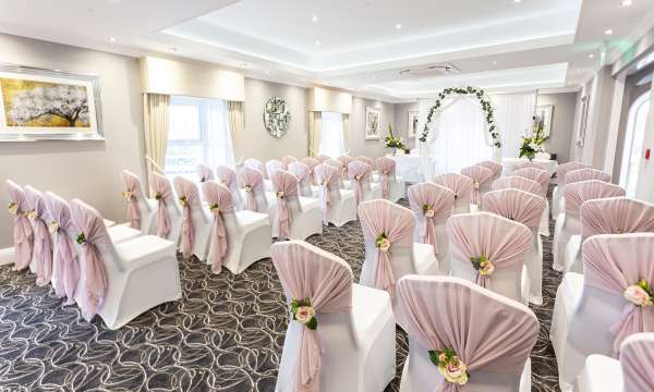 wedding ceremony in victorian suite