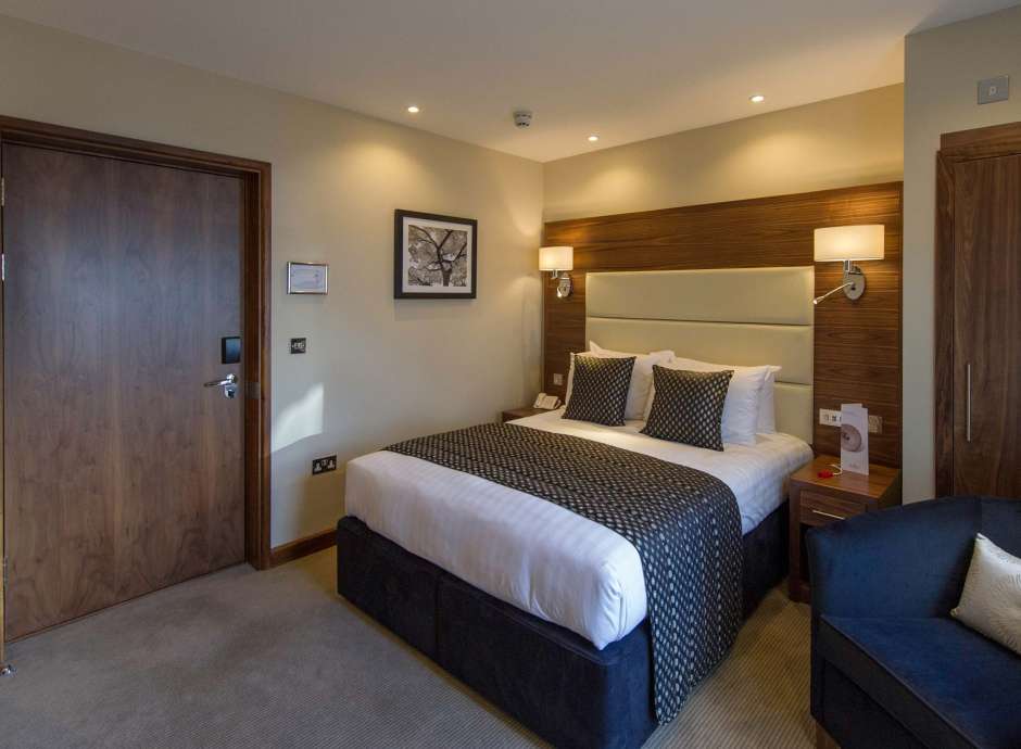 Devon Hotel Accommodation Bed with Seating Area