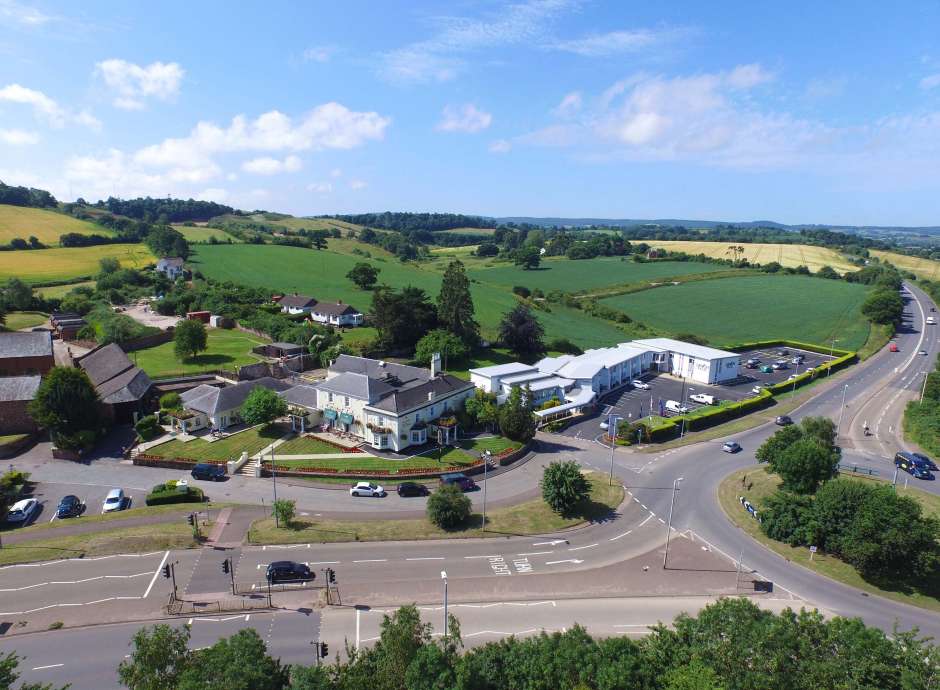 Devon Hotel and Carriages Restaurant Aerial View