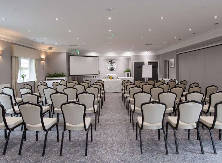 Devon Hotel Conference Meeting Presentation Room