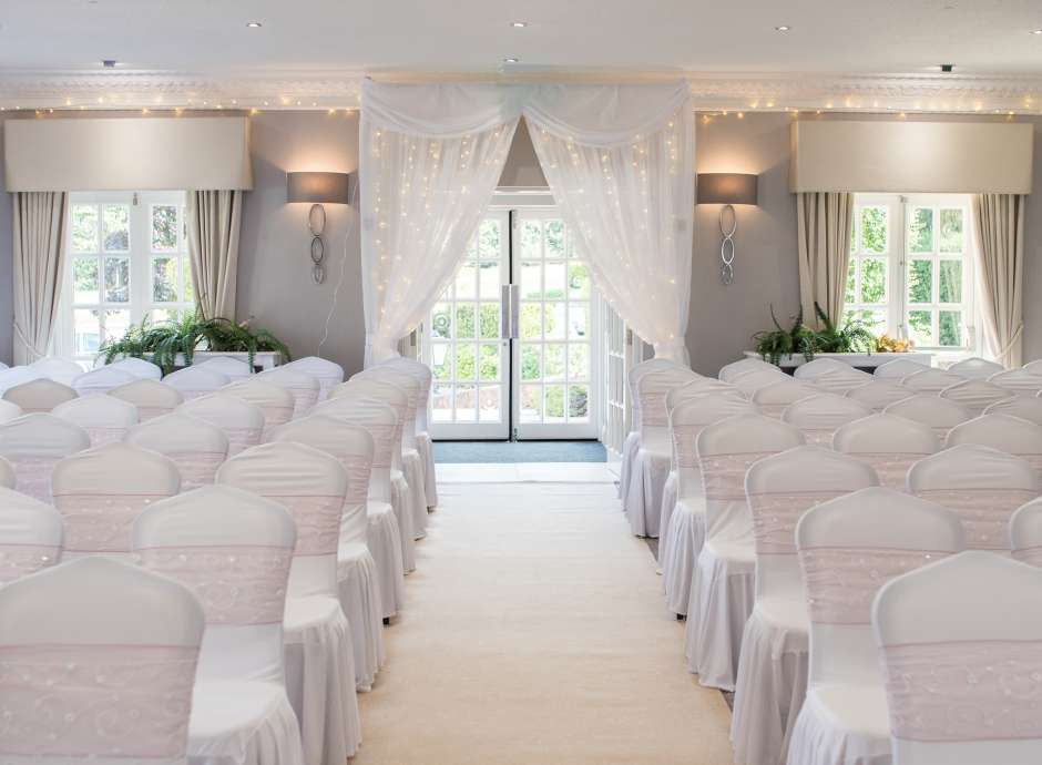 wedding ceremony in regency suite