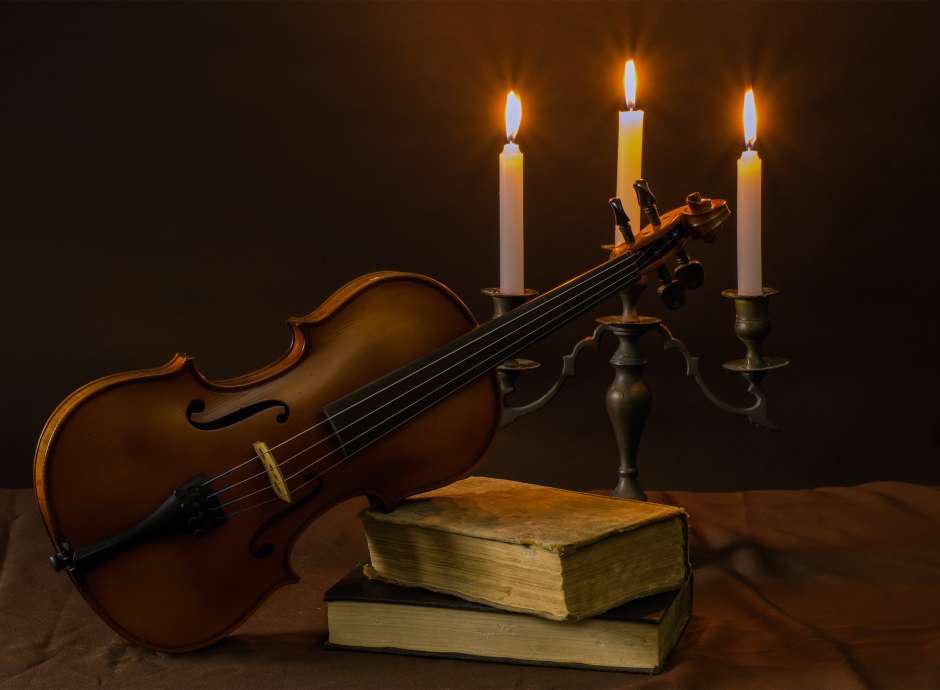 Violin and candles 